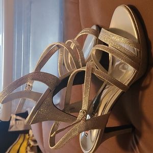 Glittery Silver Shoes Size 9 Never Worn...